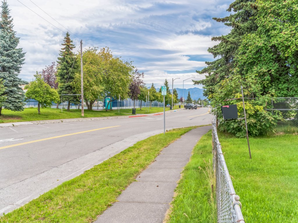 Parkstrip Place, Pet Friendly Downtown Home Vacation Rental in Alaska - RedAwning
