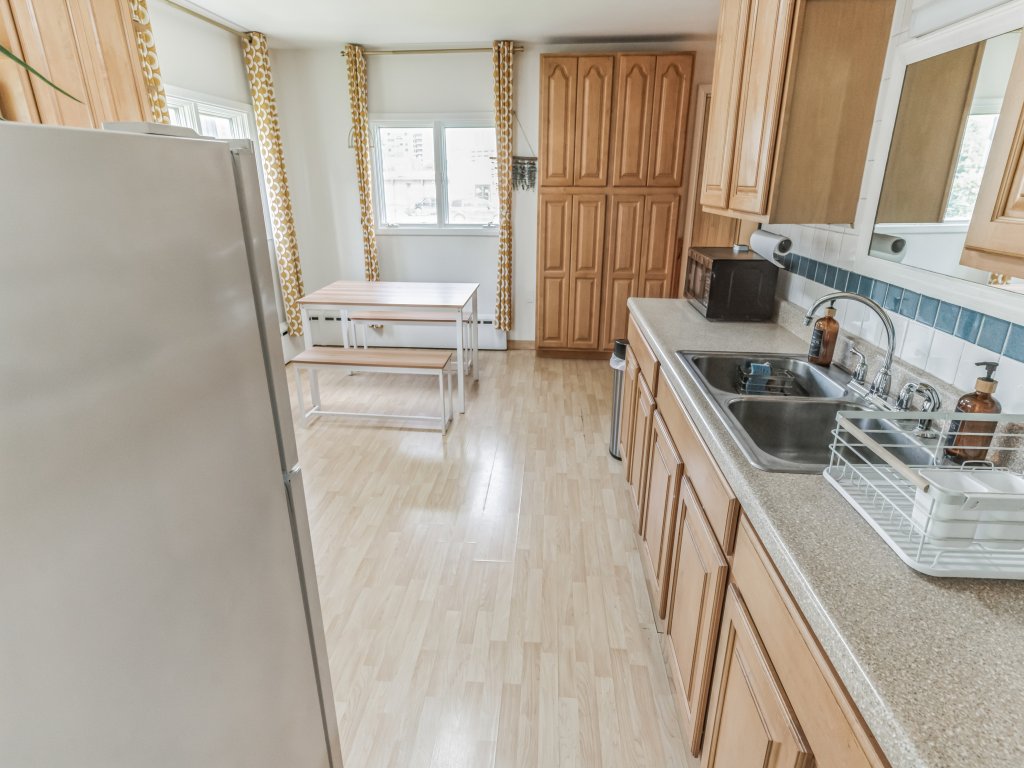 Parkstrip Place, Pet Friendly Downtown Home Vacation Rental in Alaska - RedAwning