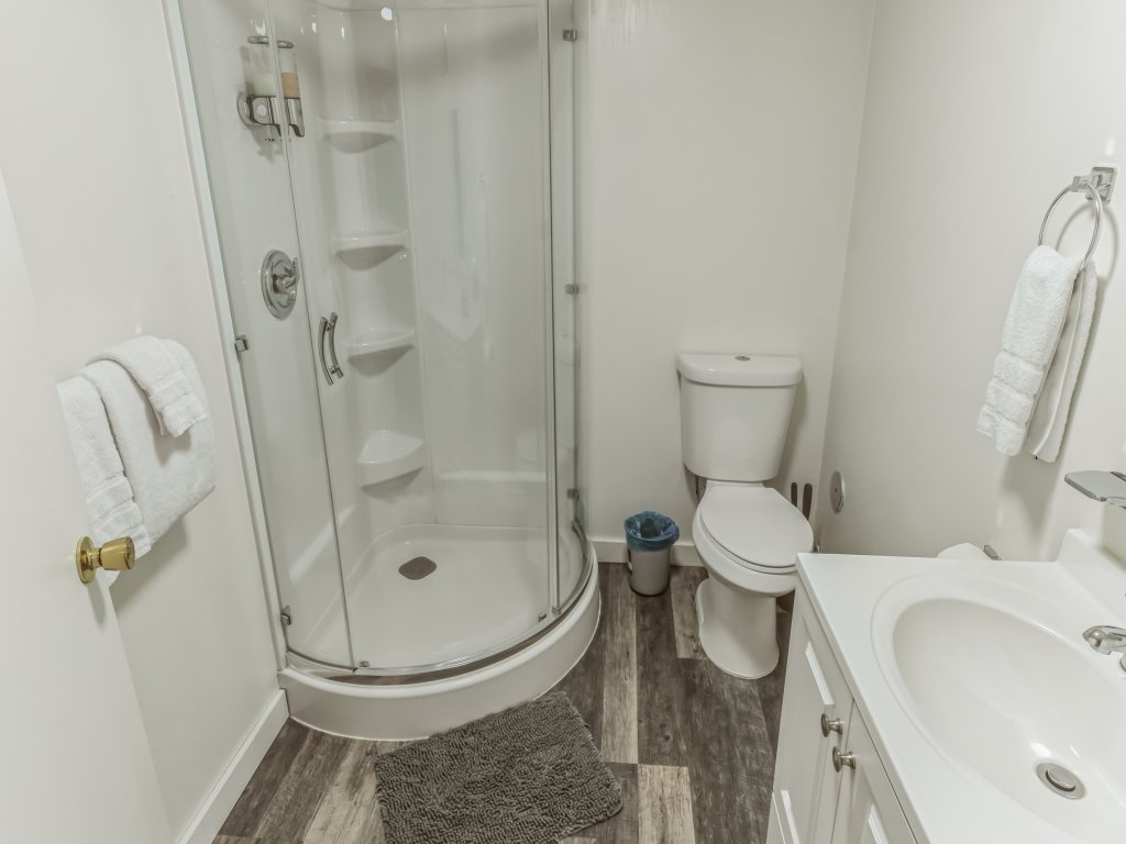 Parkstrip Place, Pet Friendly Downtown Home Vacation Rental in Alaska - RedAwning