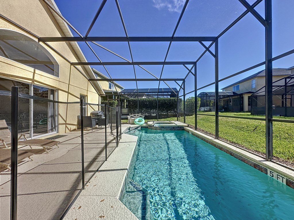 Five Star Home Private Pool & Jaccuzzi*Free Wi-Fi* Vacation Rental in Kissimmee - RedAwning