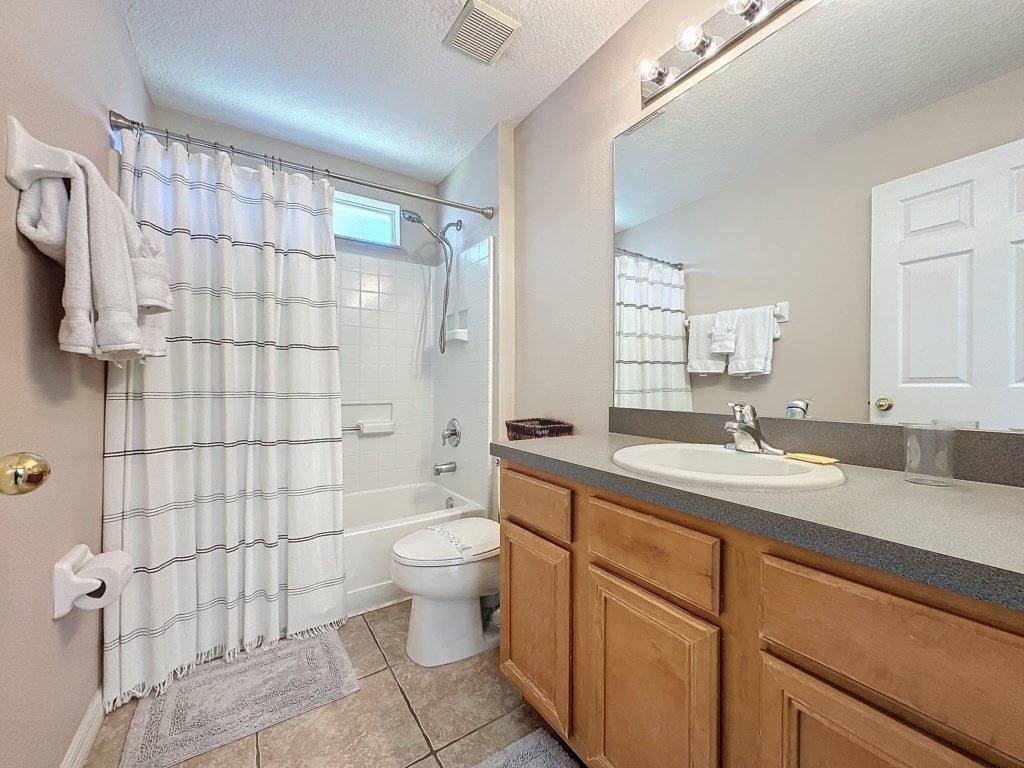 Five Star Home Private Pool & Jaccuzzi*Free Wi-Fi* Vacation Rental in Kissimmee - RedAwning