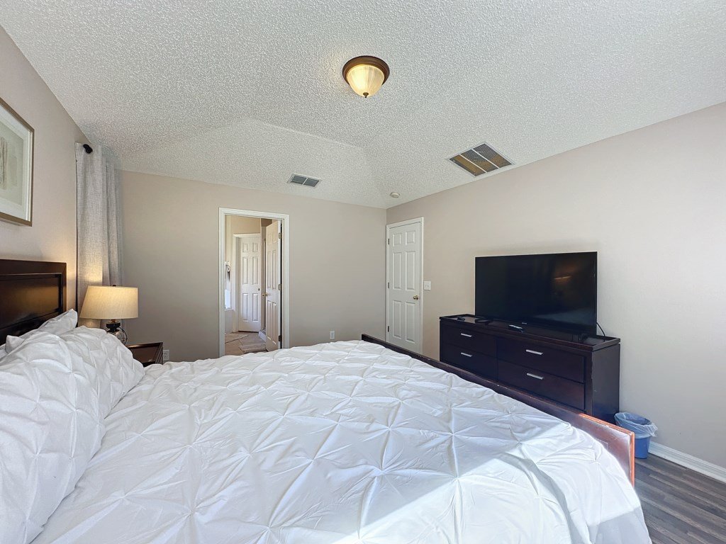 Five Star Home Private Pool & Jaccuzzi*Free Wi-Fi* Vacation Rental in Kissimmee - RedAwning