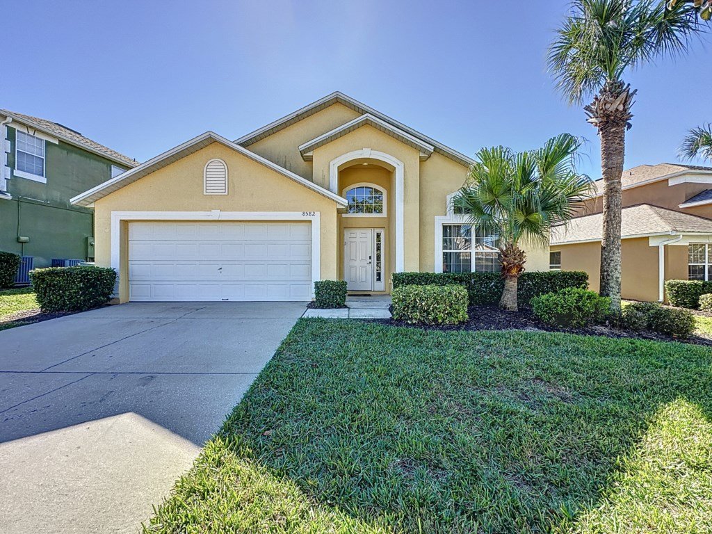 Five Star Home Private Pool & Jaccuzzi*Free Wi-Fi* Vacation Rental in Kissimmee - RedAwning