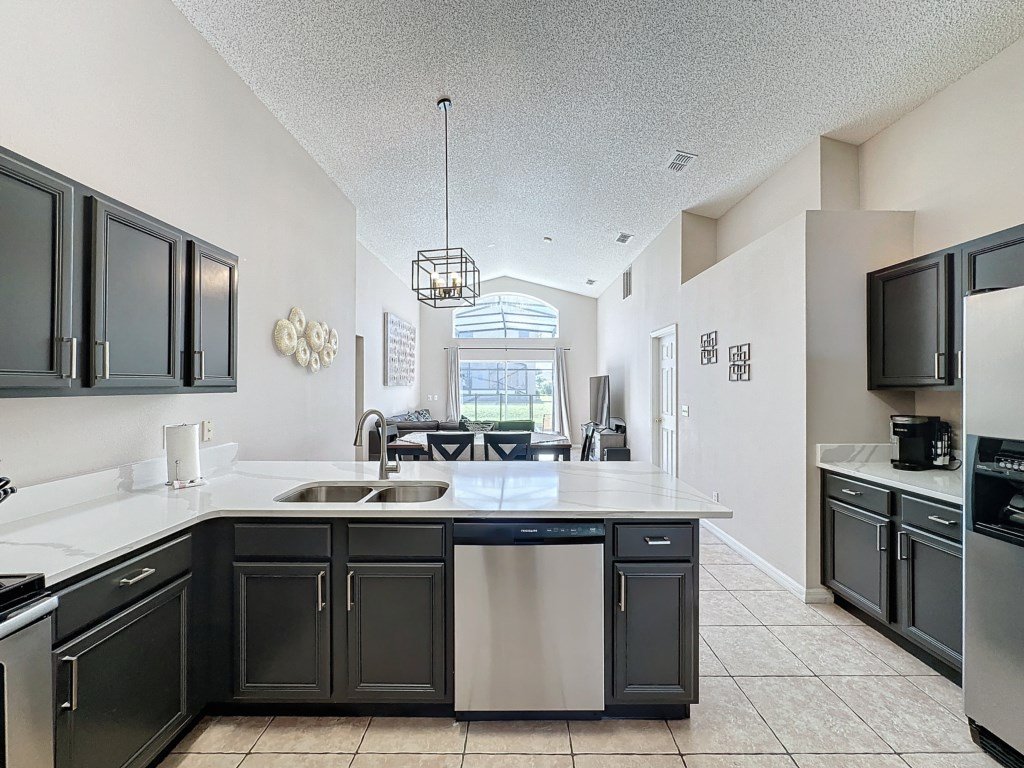 Five Star Home Private Pool & Jaccuzzi*Free Wi-Fi* Vacation Rental in Kissimmee - RedAwning