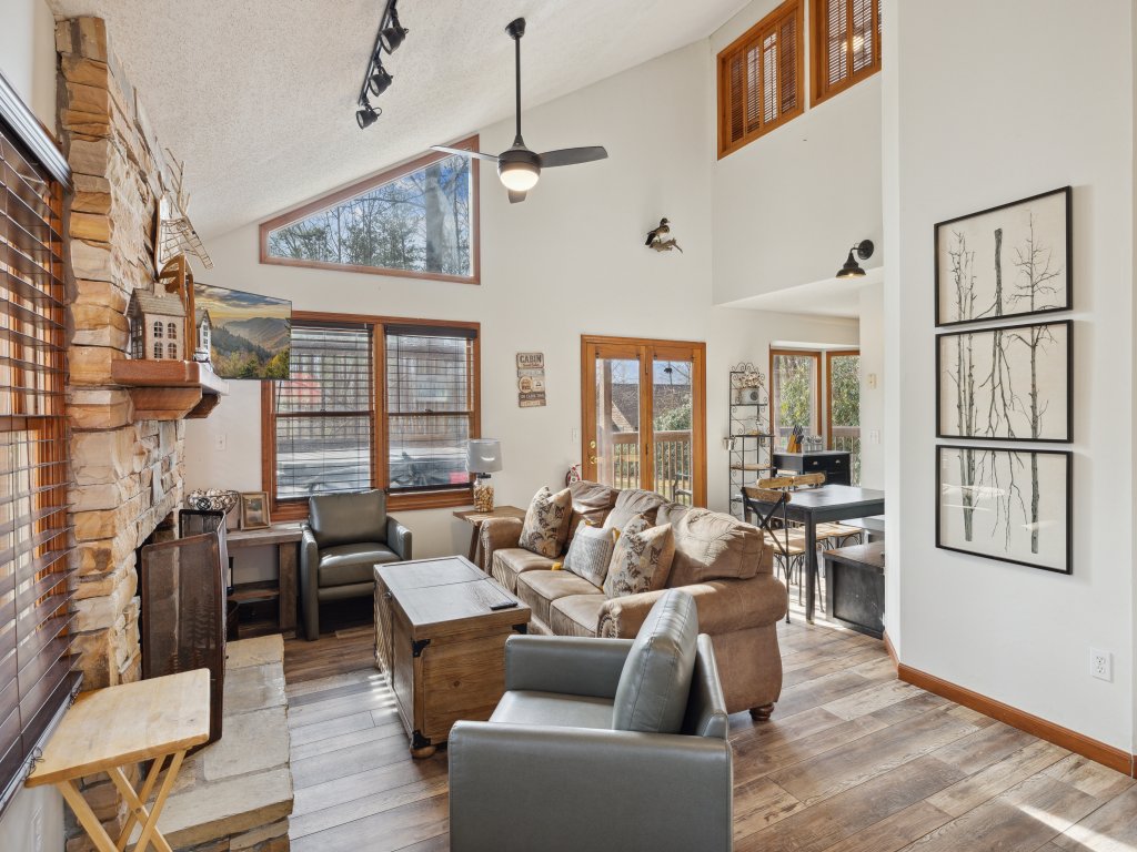 The Aerie Vacation Rental in Gatlinburg - RedAwning