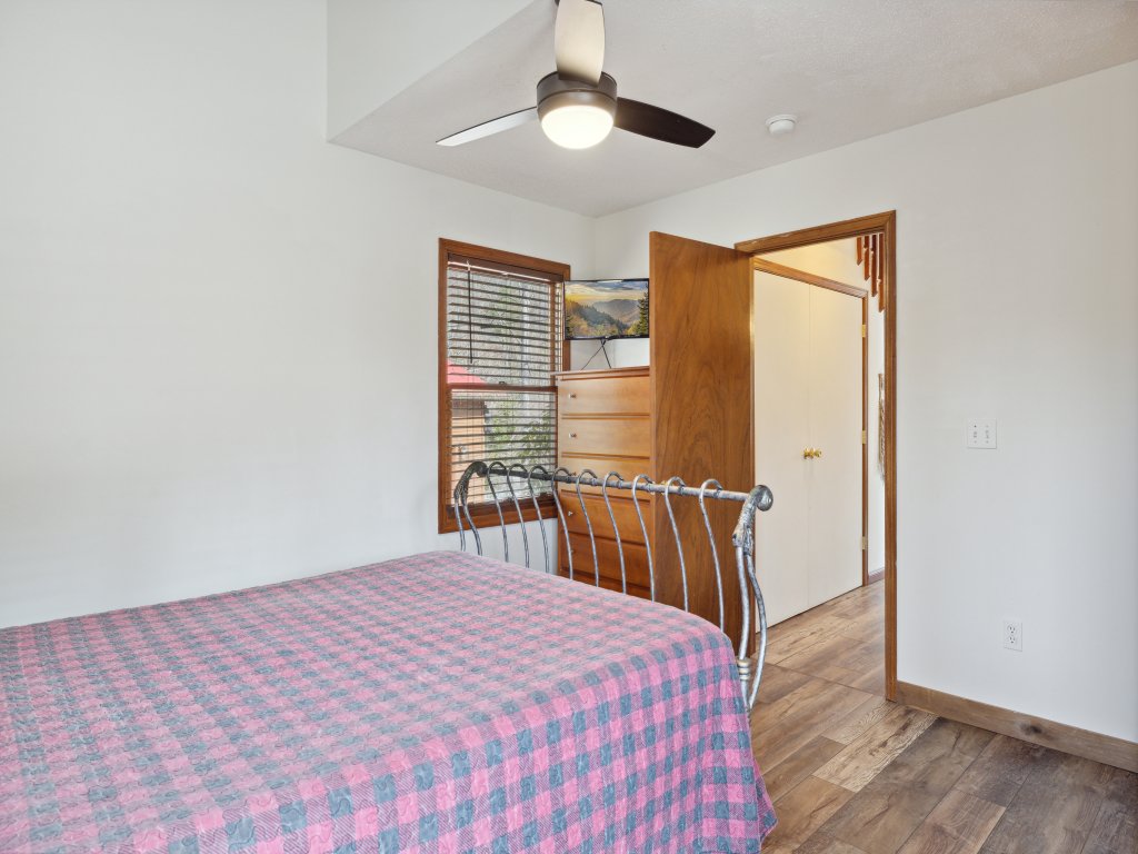 The Aerie Vacation Rental in Gatlinburg - RedAwning