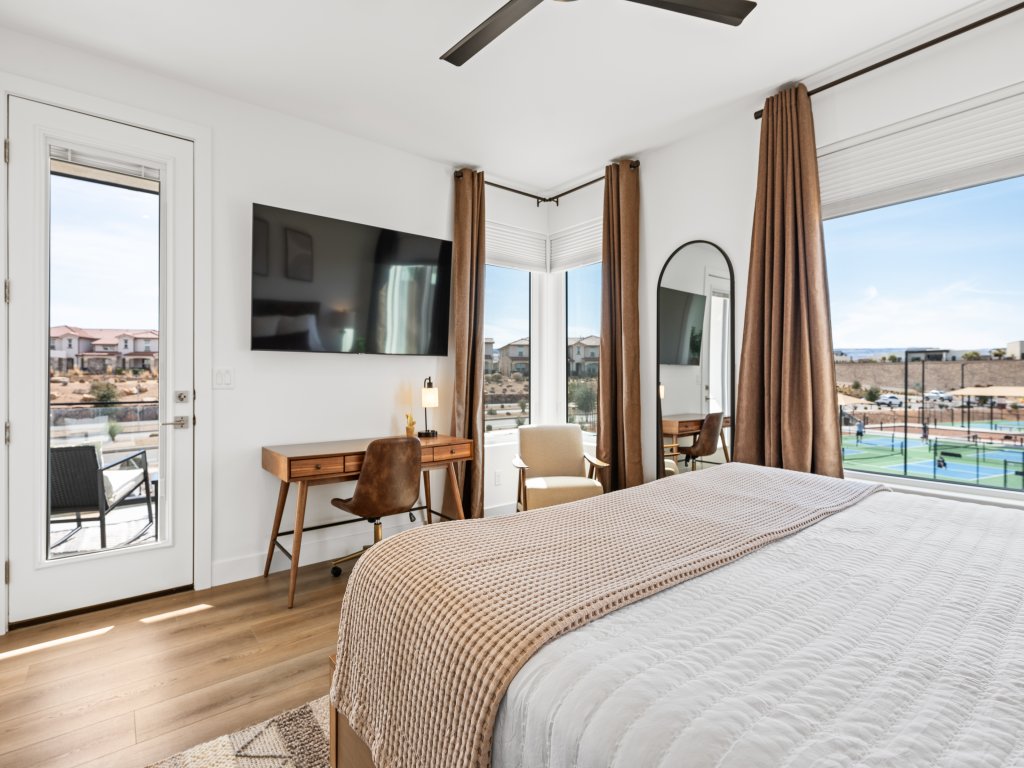 A Sapphire Sunset Vacation Rental in St. George - RedAwning