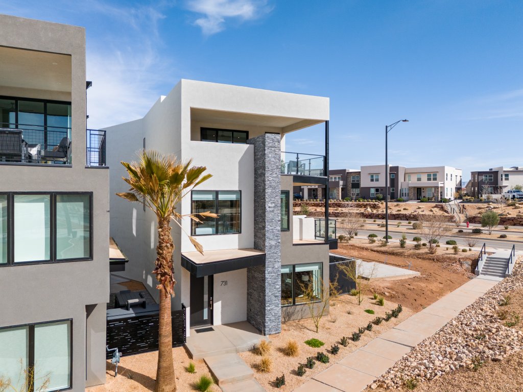 A Sapphire Sunset Vacation Rental in St. George - RedAwning