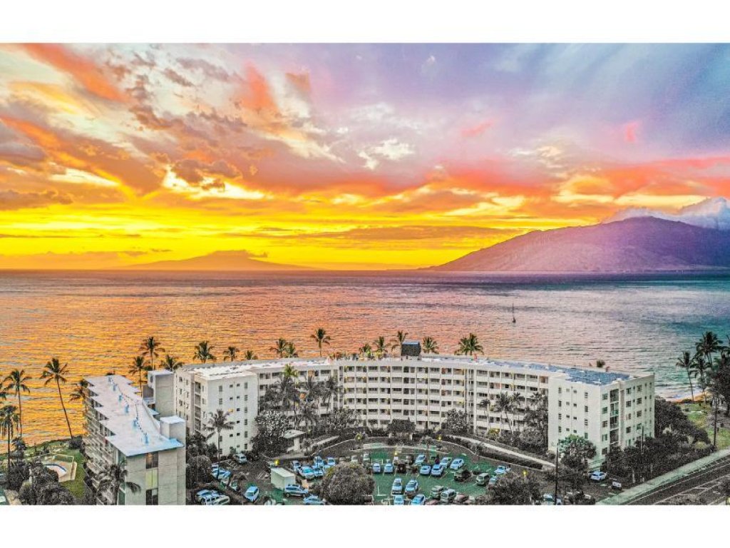 ROYAL MAUIAN, #607 Vacation Rental in Hawaii - RedAwning