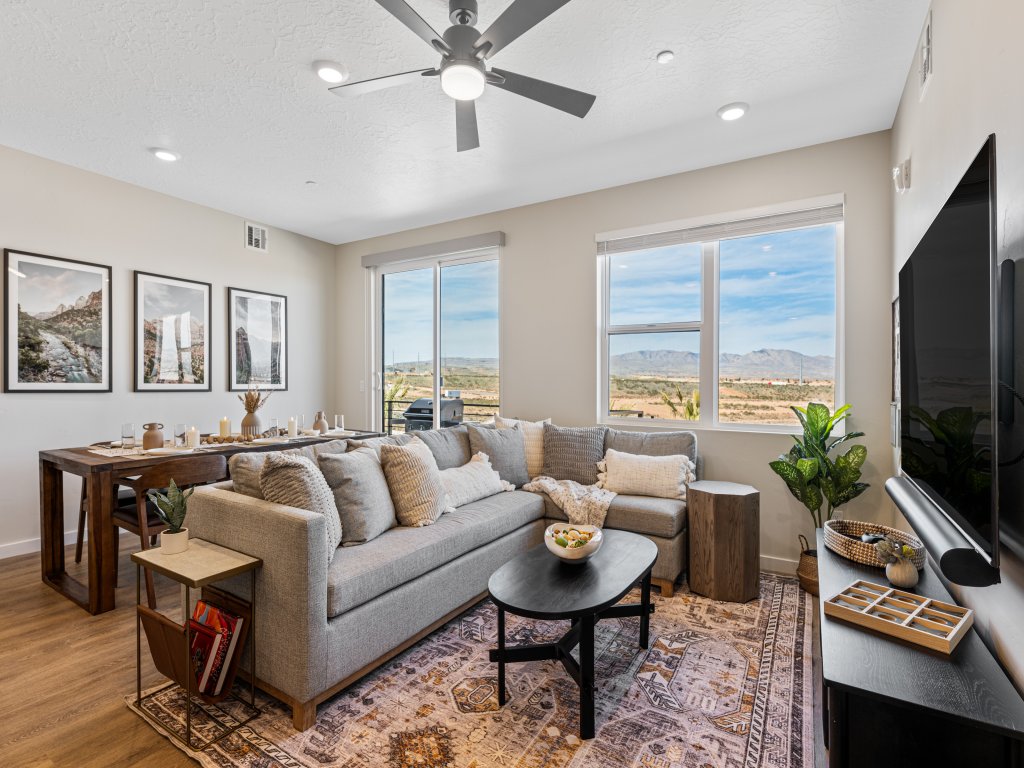 Southern Solace Vacation Rental in Utah - RedAwning