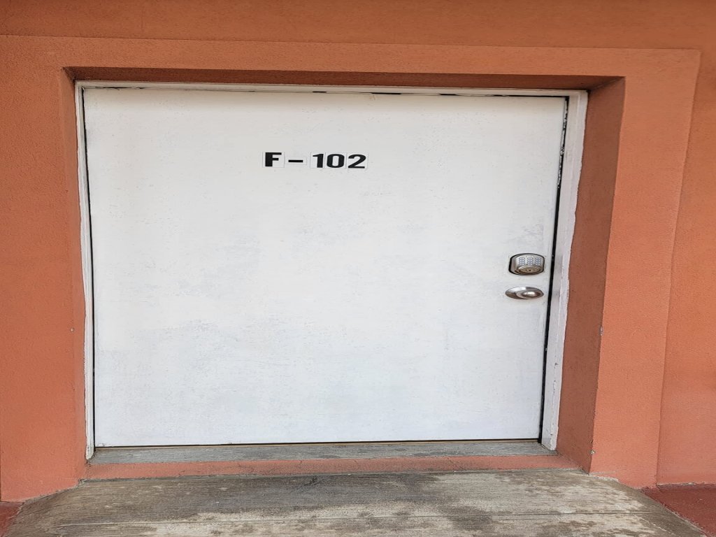* Like New Killer Patio * Stunner close to Beach Vacation Rental in South Padre Island - RedAwning