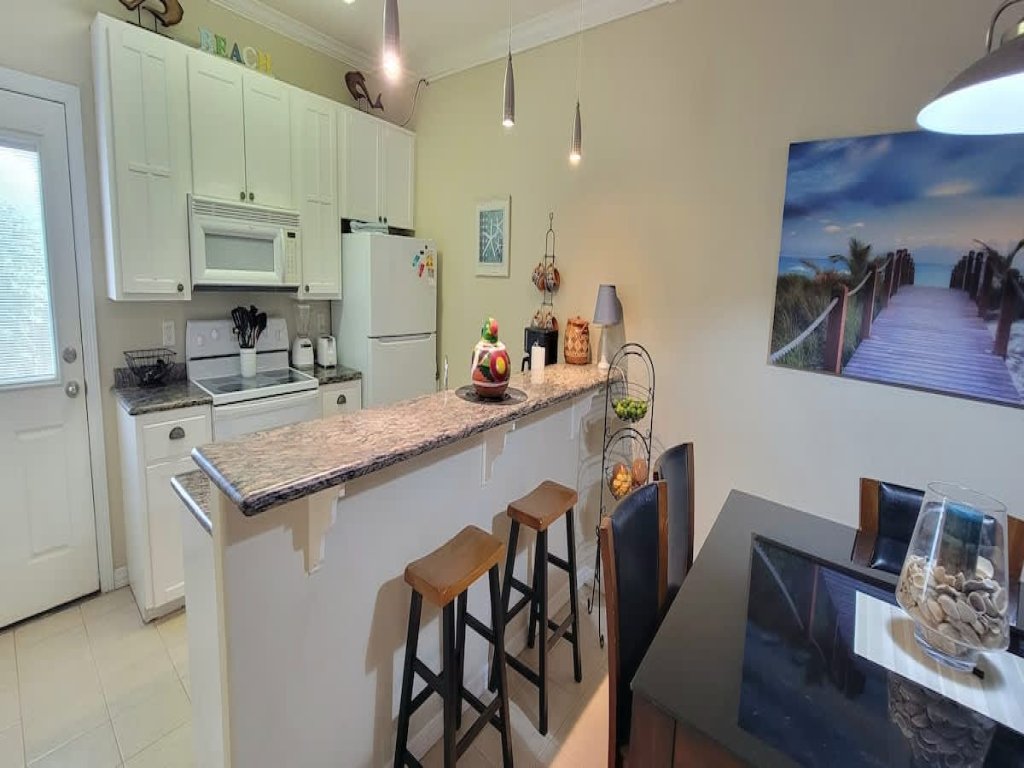 * Pool * Ground Floor w/Patio * Easy Beach Access Vacation Rental in South Padre Island - RedAwning