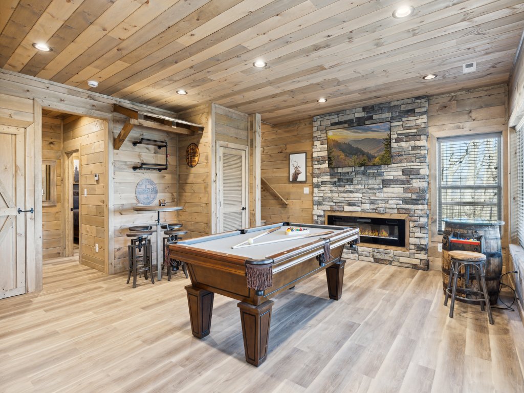 Tennessee Whiskey Vacation Rental in Sevierville - RedAwning