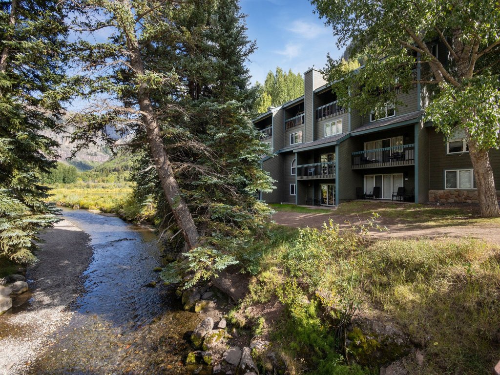 Riverside A03 Vacation Rental in Telluride - RedAwning