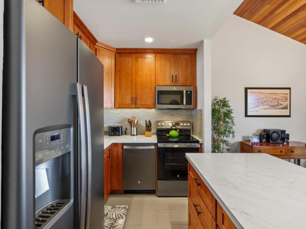 MAKENA SURF, #E-303 Vacation Rental in Hawaii - RedAwning
