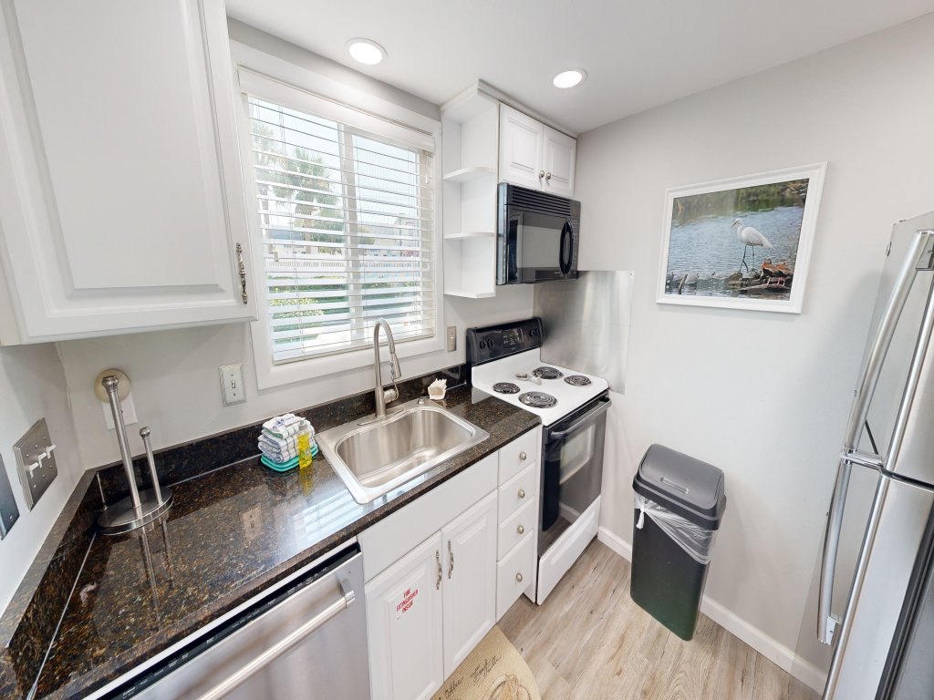 Sandpiper Cove 1096 Vacation Rental in Destin - RedAwning