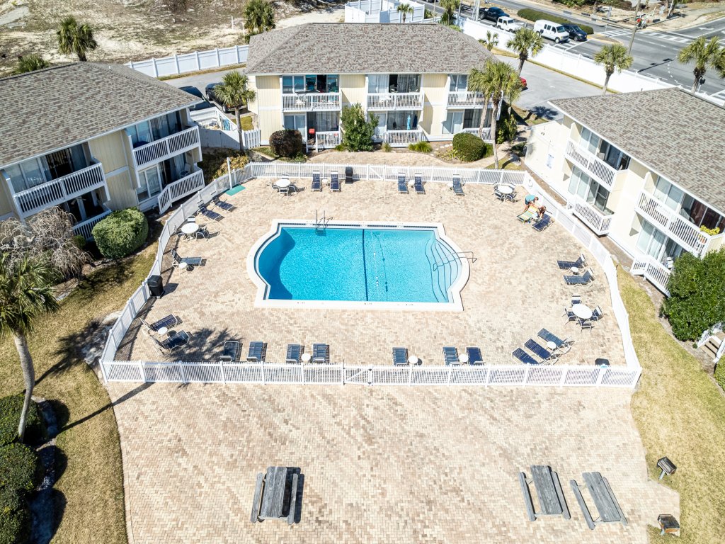 Sandpiper Cove 1096 Vacation Rental in Destin - RedAwning