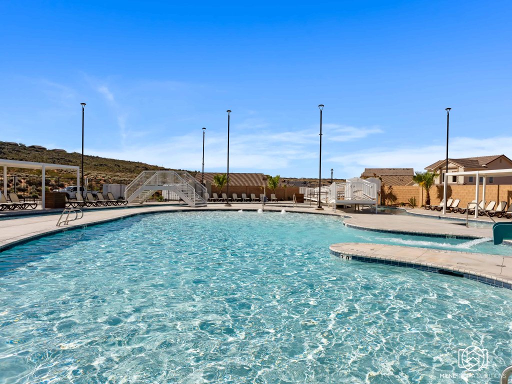 Crown Point Vacation Rental in Utah - RedAwning