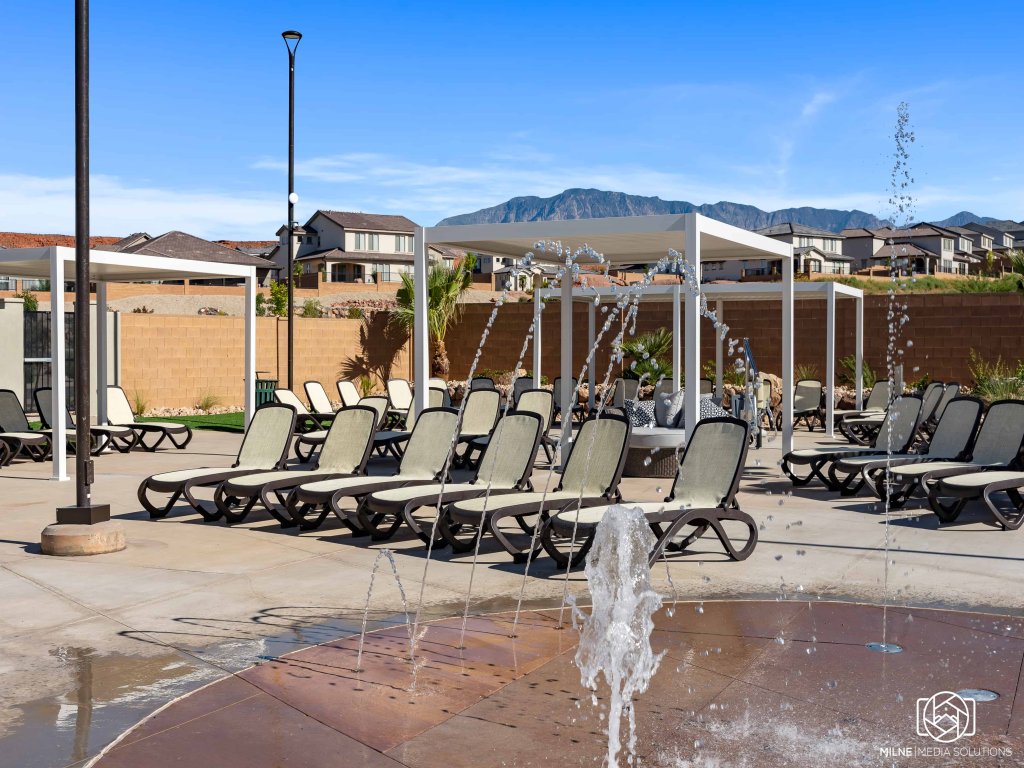 Crown Point Vacation Rental in Utah - RedAwning