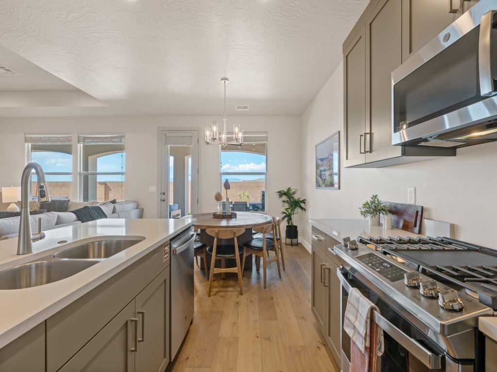 Crown Point Vacation Rental in Utah - RedAwning