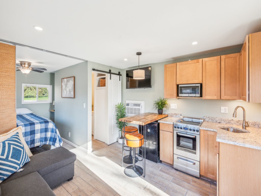 Cozy Lakefront Studio On Long Lake! Vacation Rental in Michigan - RedAwning