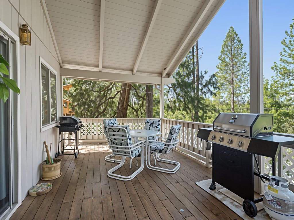 Tranquil Retreat - Home with Spacious Deck & Grill Vacation Rental in California - RedAwning