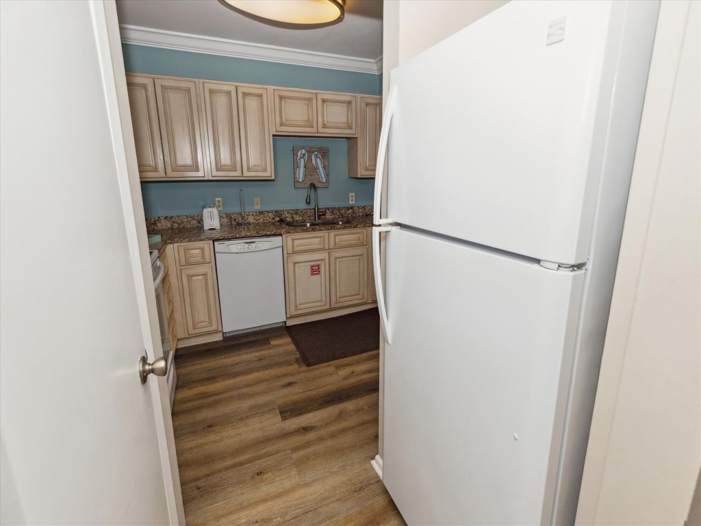 Beach House 505B Vacation Rental in Miramar Beach - RedAwning