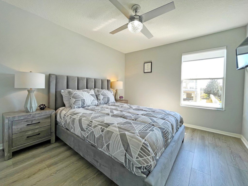 Paradise Point Vacation Rental in Davenport - RedAwning
