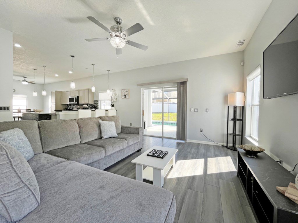 Paradise Point Vacation Rental in Davenport - RedAwning