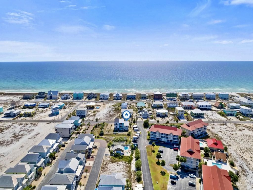 Island Cottage Vacation Rental in Navarre - RedAwning