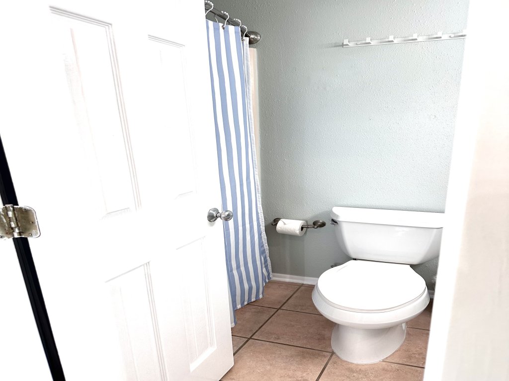 Island Cottage Vacation Rental in Navarre - RedAwning