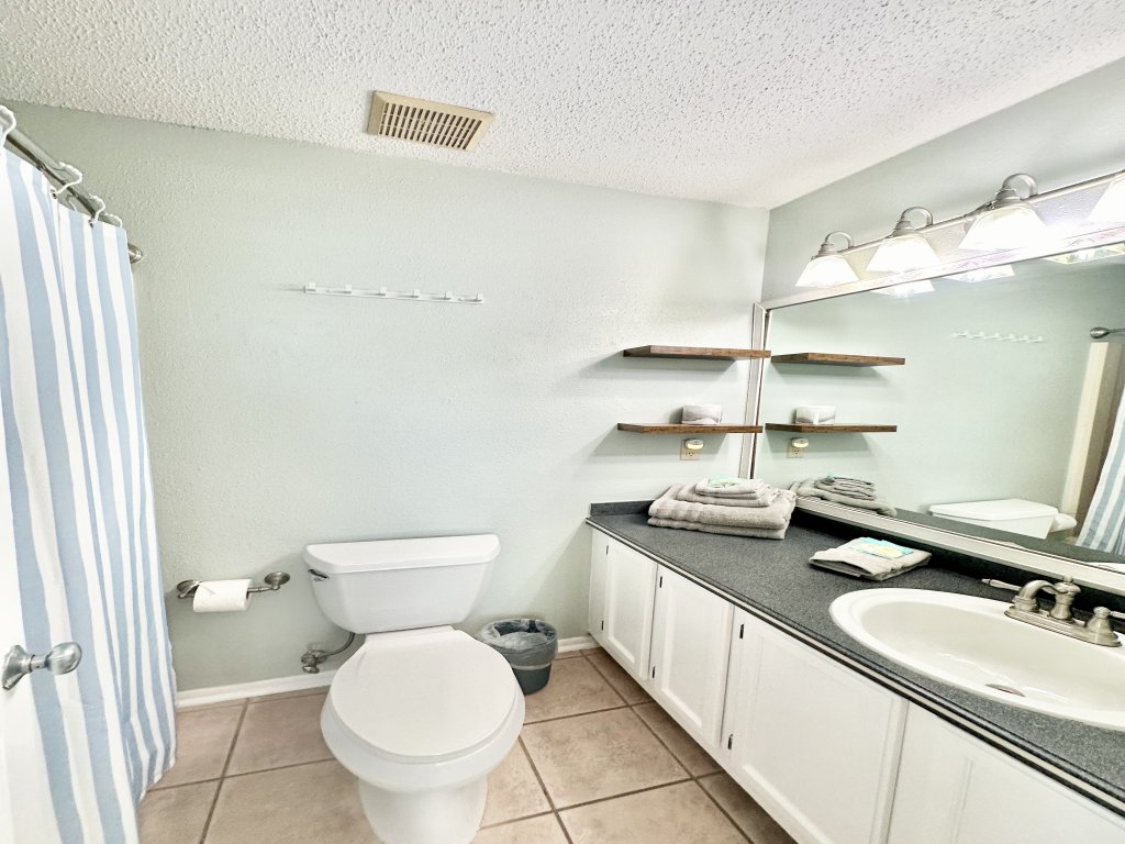 Island Cottage Vacation Rental in Navarre - RedAwning