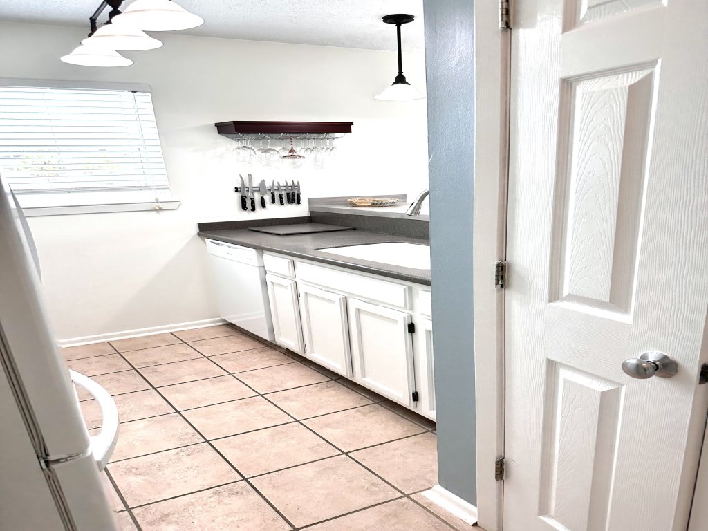 Island Cottage Vacation Rental in Navarre - RedAwning