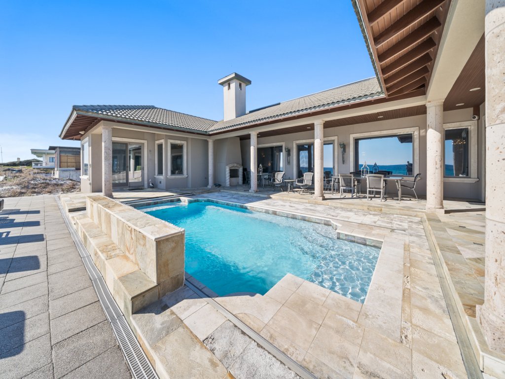 Beach Castle Vacation Rental in Santa Rosa Beach - RedAwning