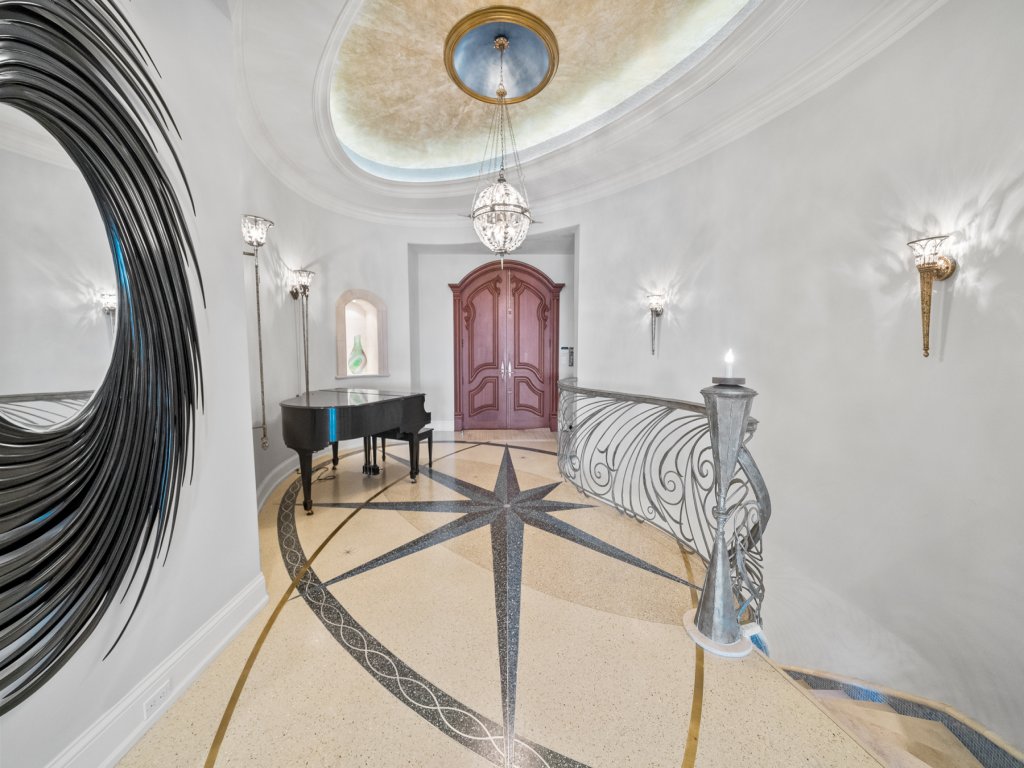 Beach Castle Vacation Rental in Santa Rosa Beach - RedAwning