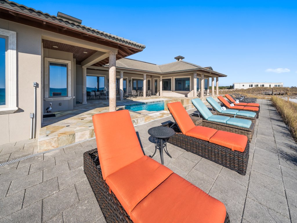Beach Castle Vacation Rental in Santa Rosa Beach - RedAwning