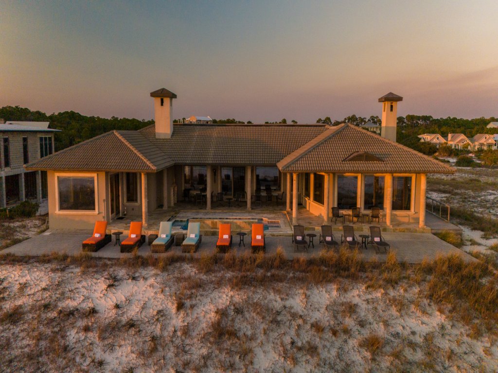 Beach Castle Vacation Rental in Santa Rosa Beach - RedAwning