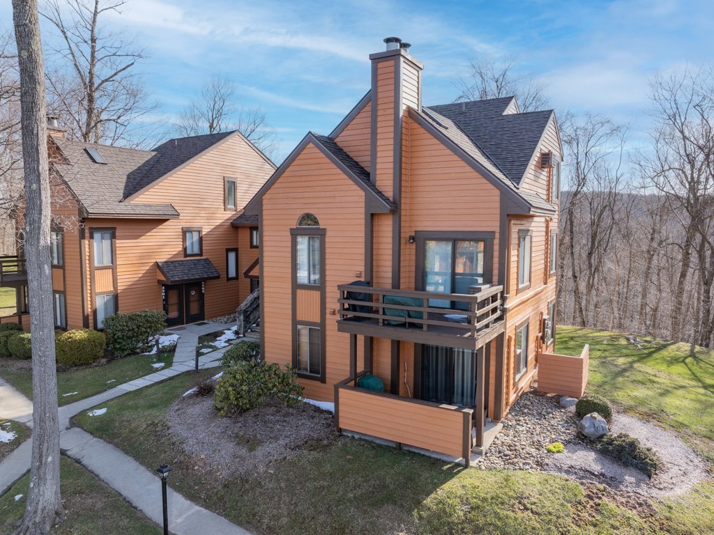 Swiss Mountain 1 Bedroom - Premier Unit with Patio Vacation Rental in Pennsylvania - RedAwning