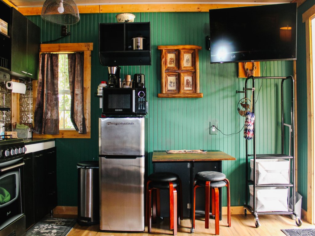 #1 ~ Modern Hunting Cabin ~ Wheelchair Accessible Vacation Rental in Kansas - RedAwning