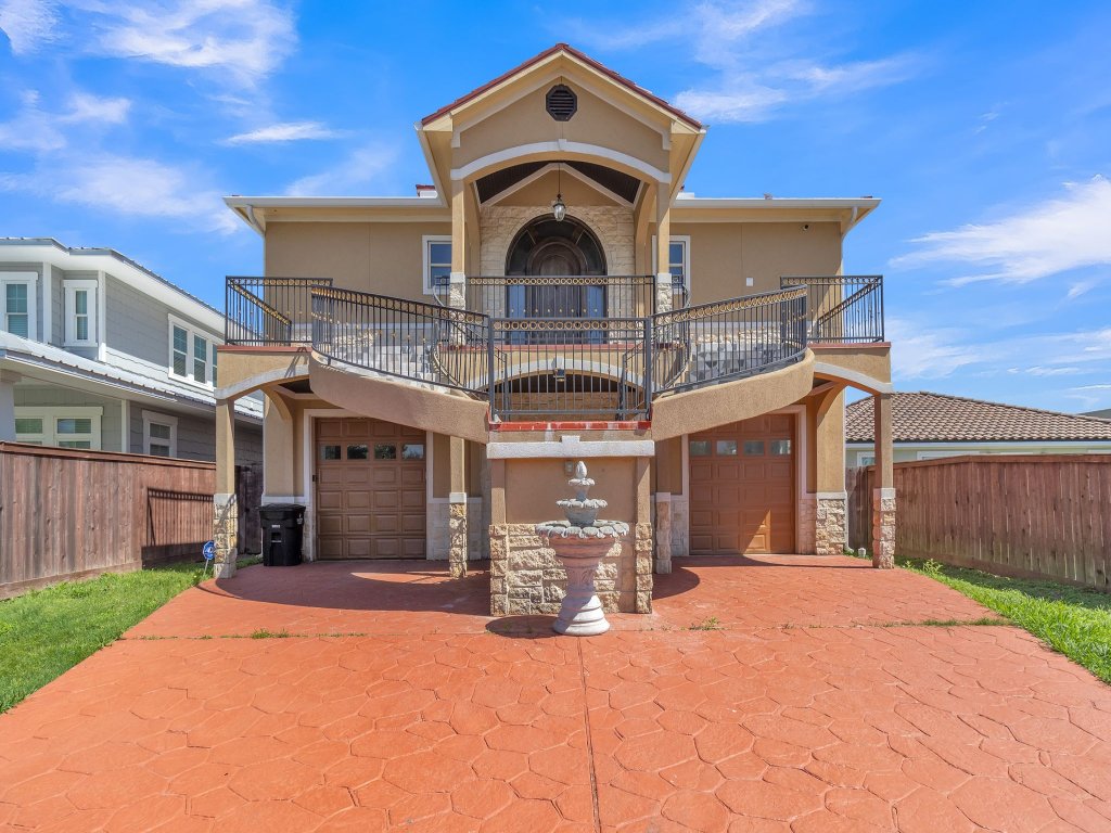 Kemah Lake Vacation Rental in Texas - RedAwning