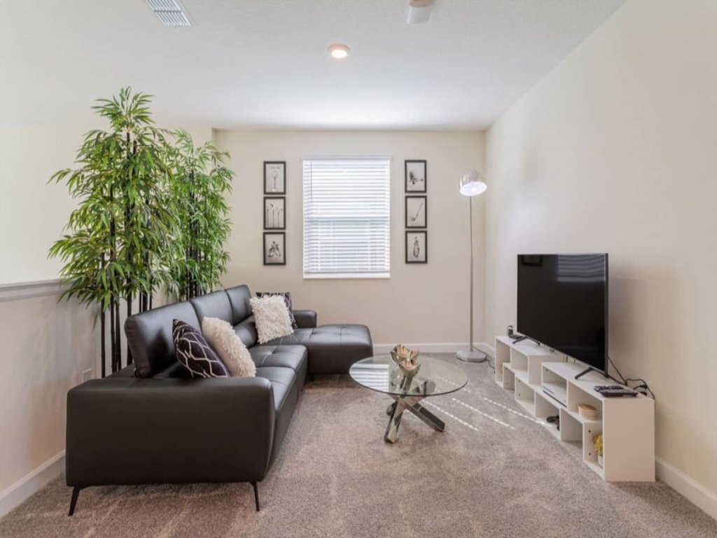 Beautiful 5 Bed Family Home with Game Room Vacation Rental in Reunion - RedAwning