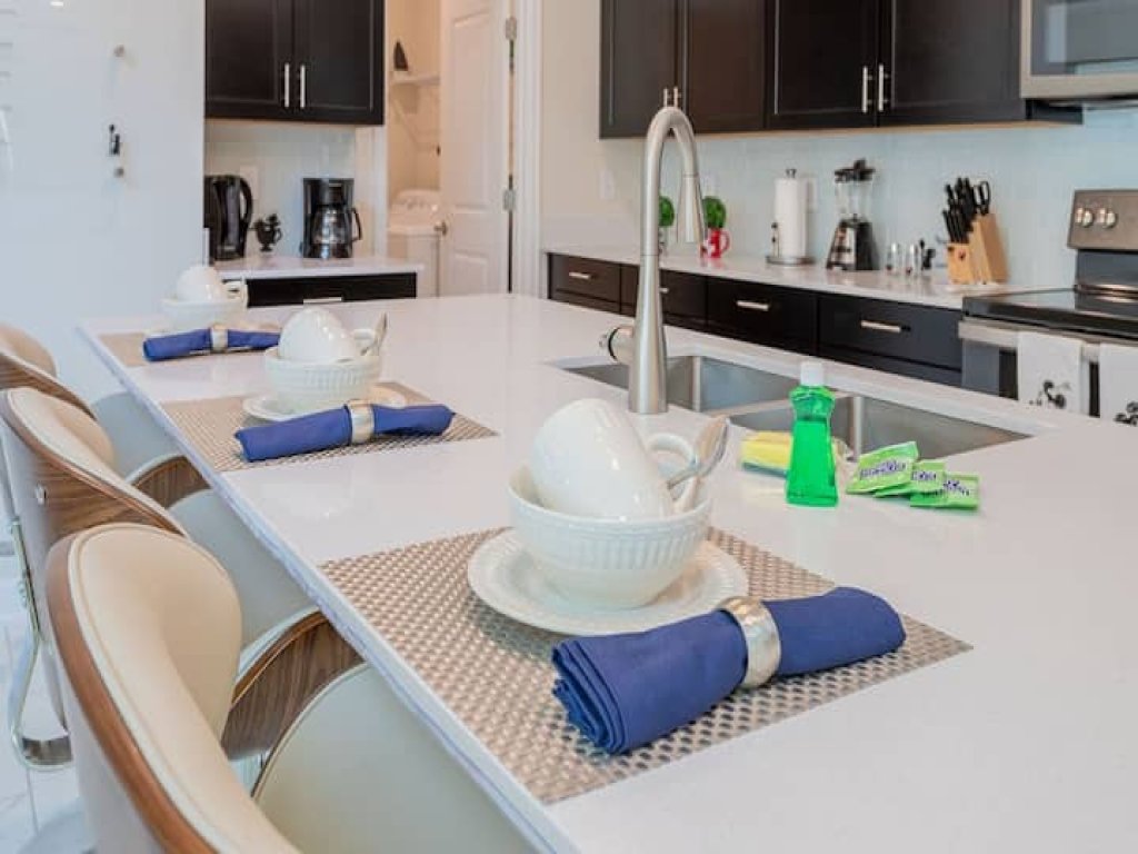 Beautiful 5 Bed Family Home with Game Room Vacation Rental in Reunion - RedAwning