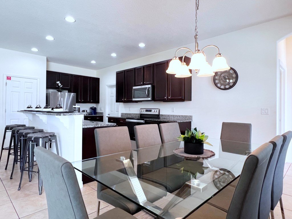 Cozy Family Friendly Pool Home with Game Room Vacation Rental in Davenport - RedAwning
