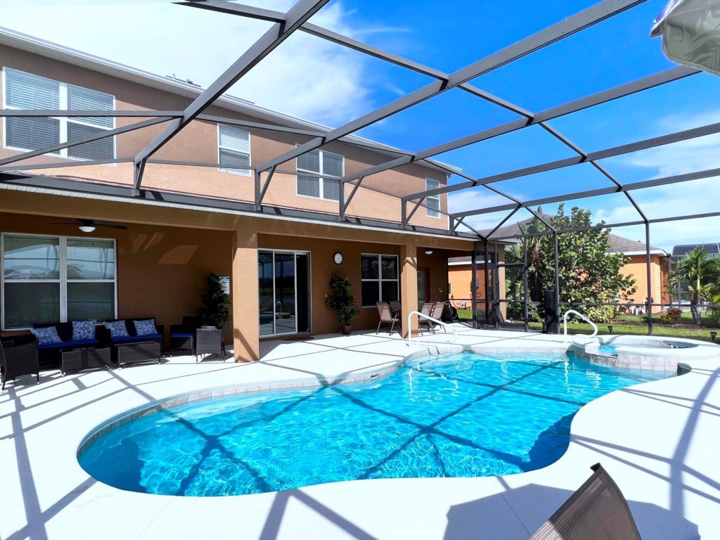 Cozy Family Friendly Pool Home with Game Room Vacation Rental in Davenport - RedAwning