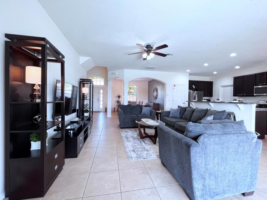 Cozy Family Friendly Pool Home with Game Room Vacation Rental in Davenport - RedAwning