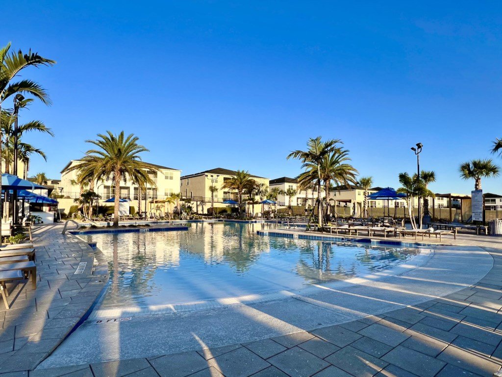 Beautiful 5 Bed Villa with Game Room and Pool Vacation Rental in Davenport - RedAwning