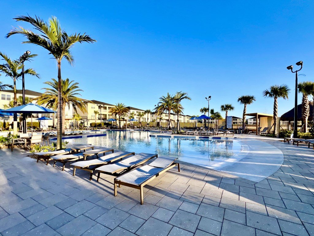 Beautiful 5 Bed Villa with Game Room and Pool Vacation Rental in Davenport - RedAwning