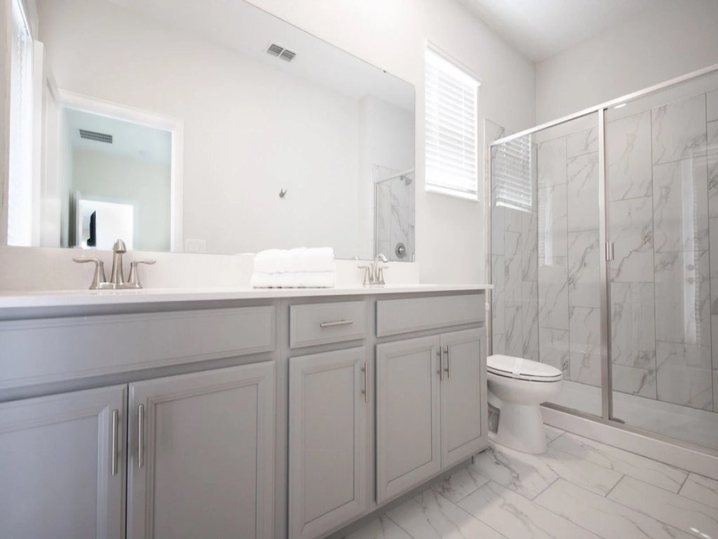 Beautiful 5 Bed Villa with Game Room and Pool Vacation Rental in Davenport - RedAwning