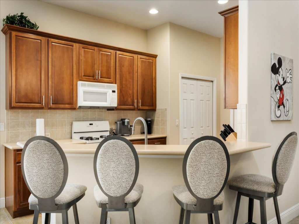 Beautiful 5 Bed Pool Home in Reunion Vacation Rental in Reunion - RedAwning