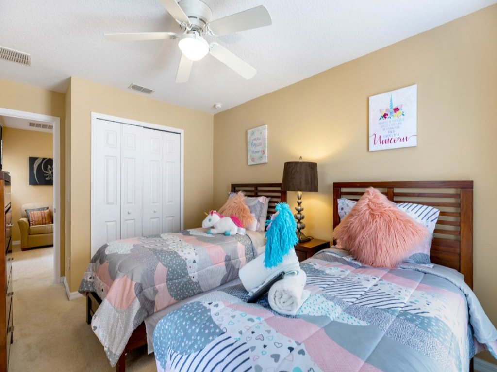 Spacious and Relaxing Home with South Facing Pool Vacation Rental in Davenport - RedAwning